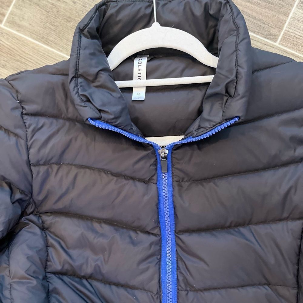 𝅺Fabletics  jacket. Size medium. Brand new condition. Black/blue. Zip up. - Picture 10 of 16
